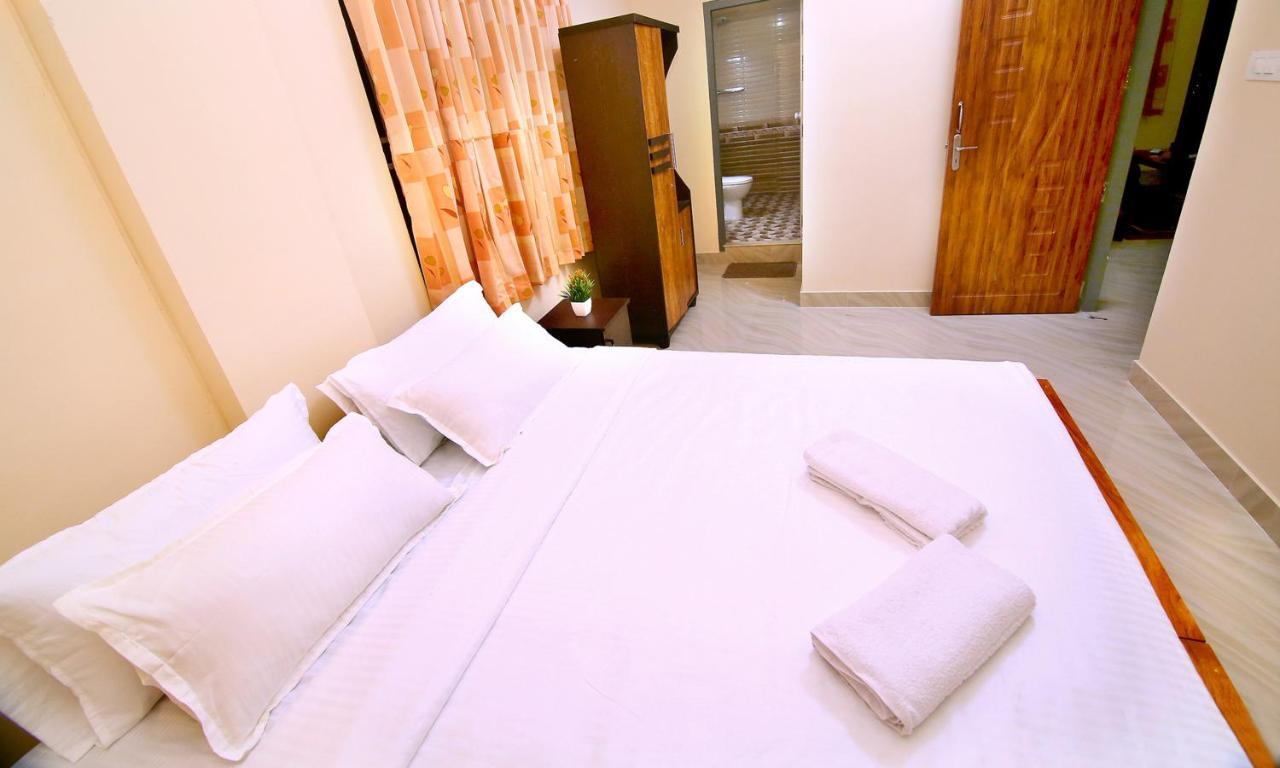 Loyal Residency Bed & Breakfast Sultan Bathery Exterior photo